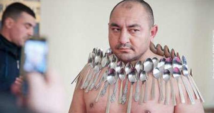 "Maqnit adam"ın yeni rekordları